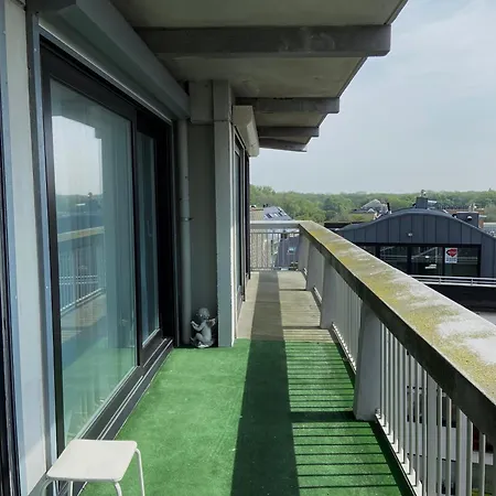 & Licht Met Groot L Terras - Zicht Op Mercator Oostende